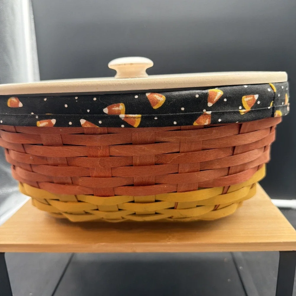 Longaberber 2010 Halloween Treats Basket Iron Treats Holder Lid Liner Protector